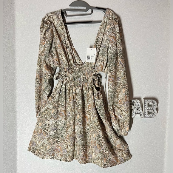 Cut Out Dresses - Picture 5 of 15